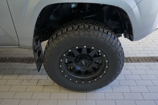 Used 2021 Toyota Tacoma SR AWD/4WD image 15
