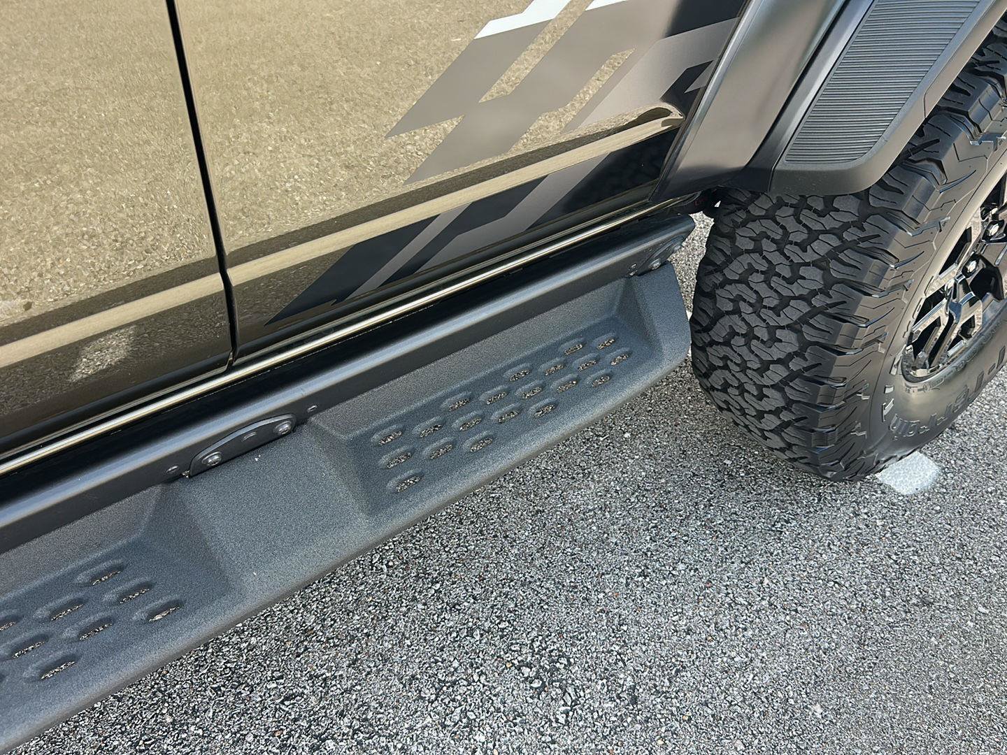 Certified 2025 Ford Bronco Raptor w/ Interior Carbon Fiber Pack AWD/4WD image 10