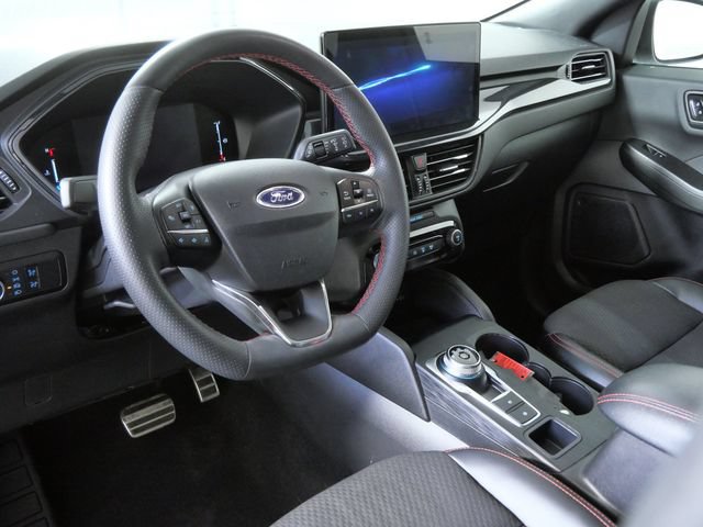 Certified 2023 Ford Escape ST-Line w/ Tech Pack #1 AWD/4WD image 3