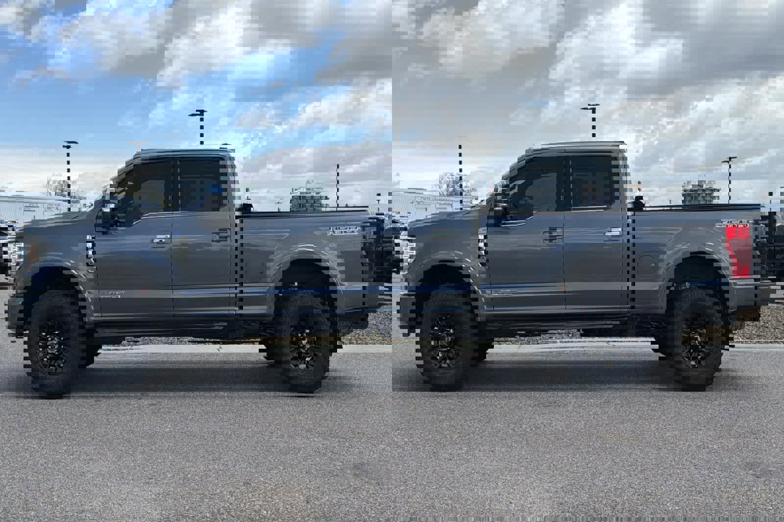 Certified 2022 Ford F350 Platinum w/ Tremor Off-Road Package image 2