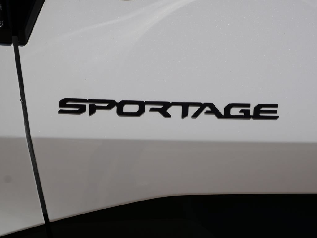 Used 2025 Kia Sportage X-Line w/ Premium Package AWD/4WD image 11