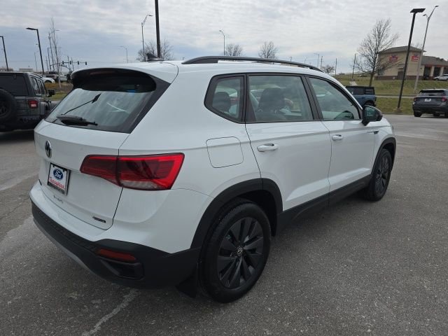 Used 2022 Volkswagen Taos S image 4