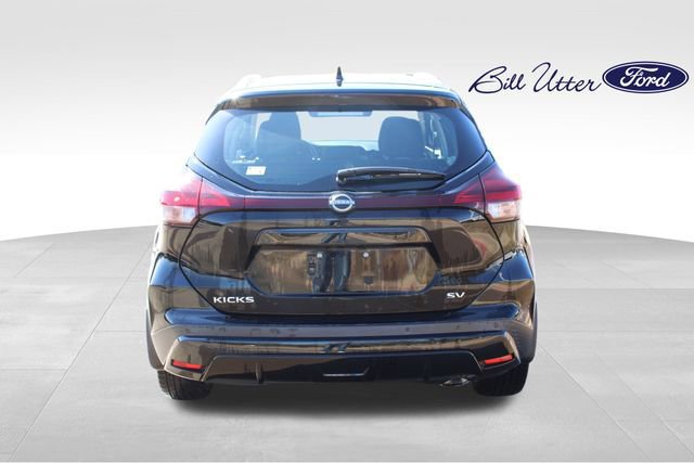 Used 2022 Nissan Kicks SV image 4