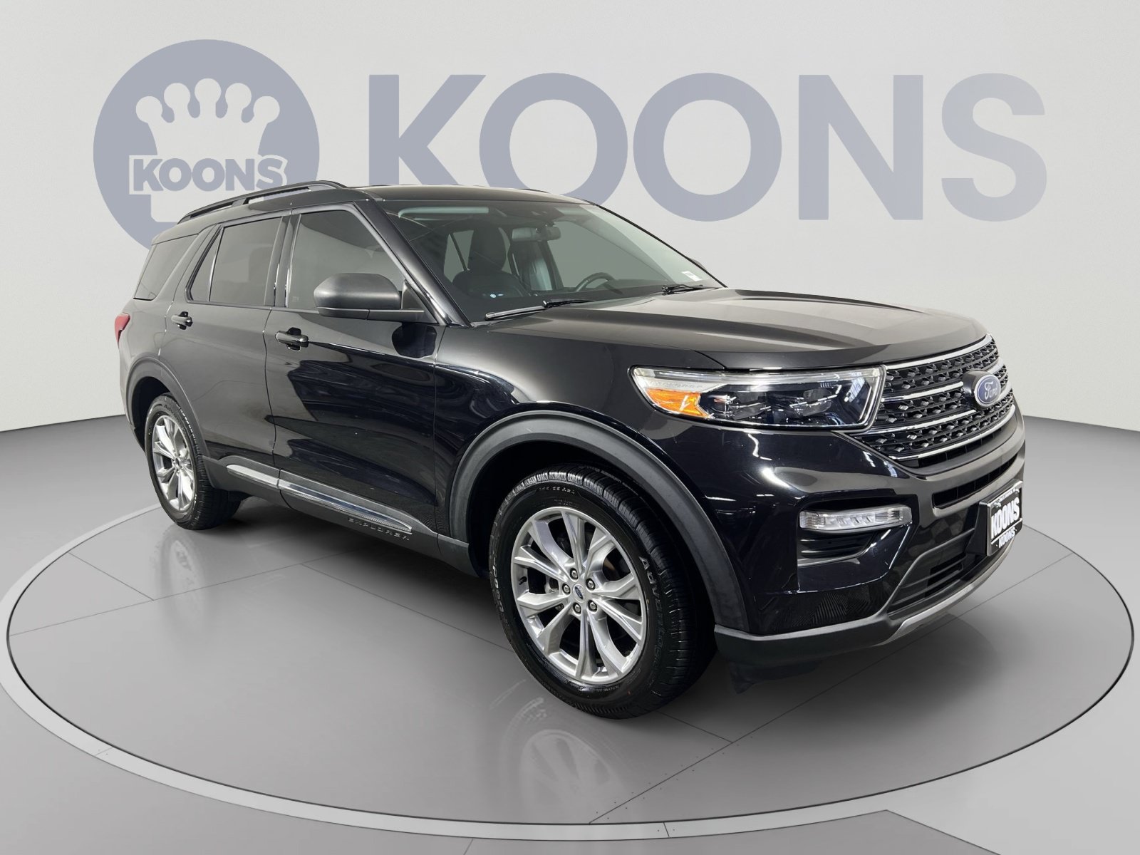 Certified 2021 Ford Explorer XLT w/ Equipment Group 202A AWD/4WD image 2