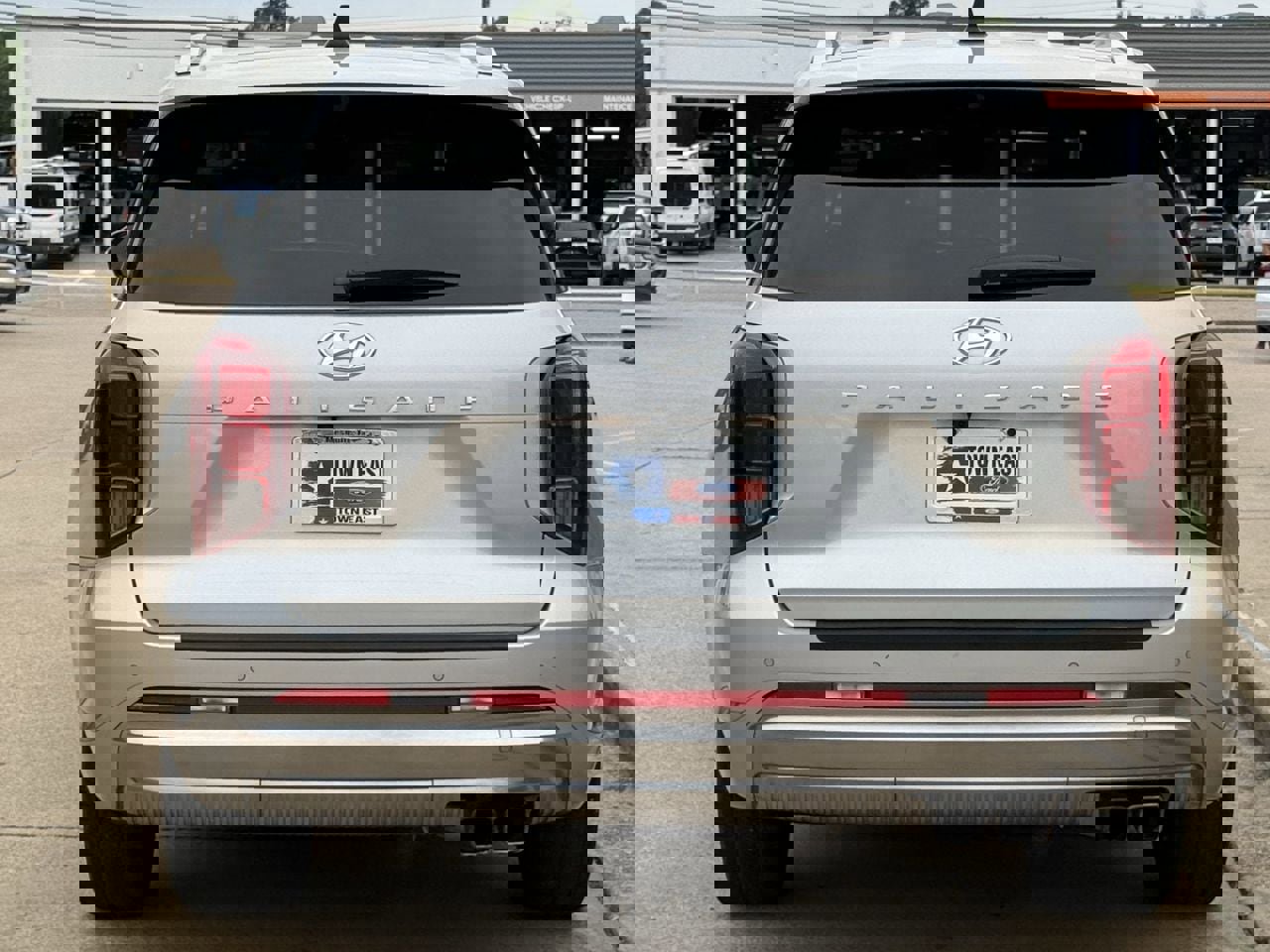 Used 2023 Hyundai Palisade Calligraphy w/ Cargo Package FWD image 6