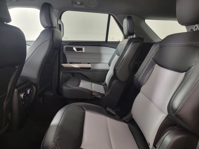 Certified 2023 Ford Explorer XLT w/ Equipment Group 202A AWD/4WD image 15
