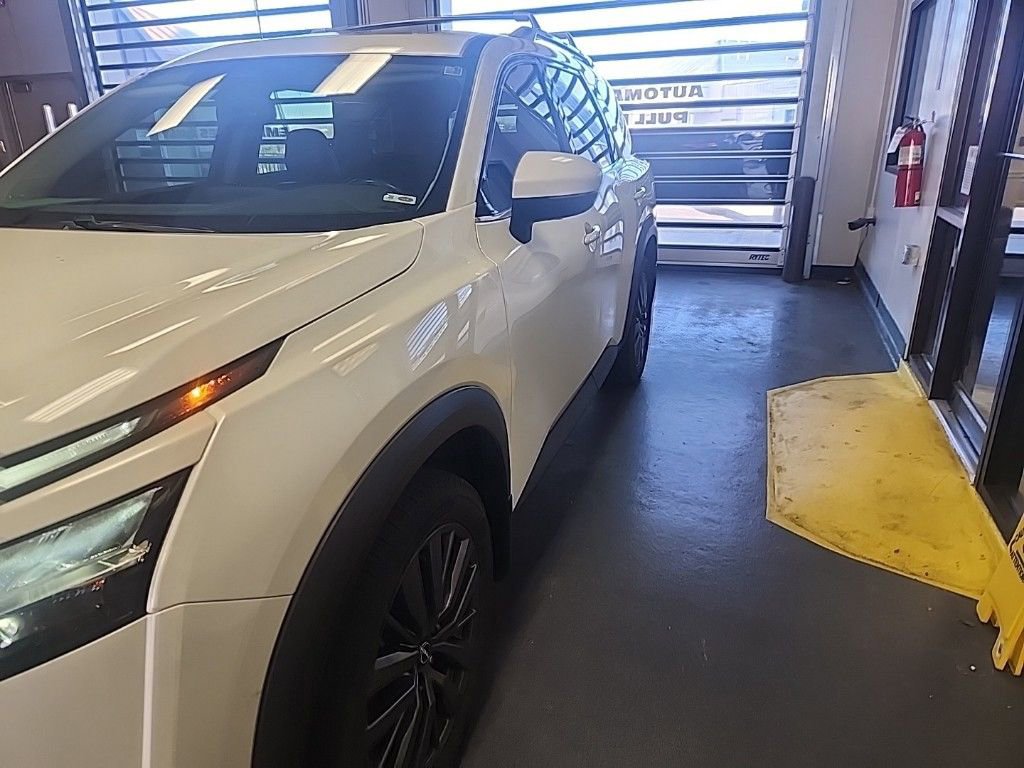 Used 2022 Nissan Pathfinder SL w/ SL Premium Package image 5