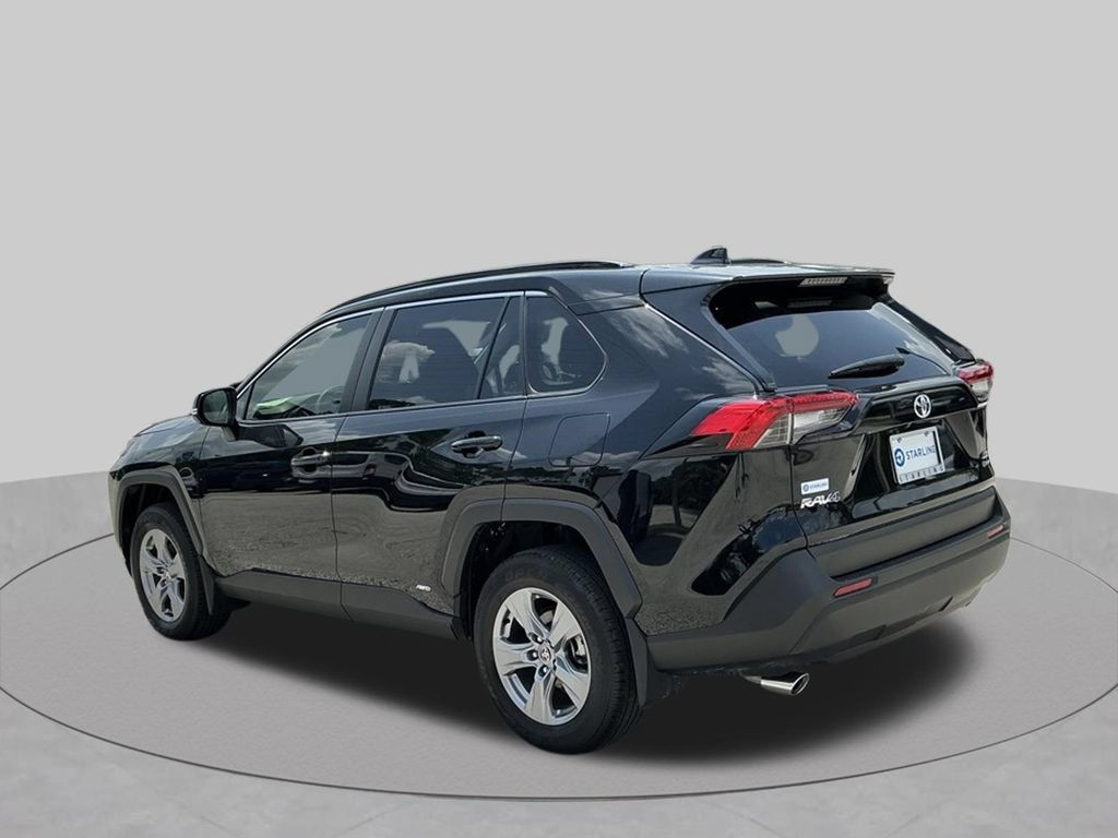 Used 2025 Toyota RAV4 XLE AWD/4WD image 4