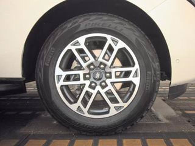 Certified 2025 Ford Expedition Active AWD/4WD image 4