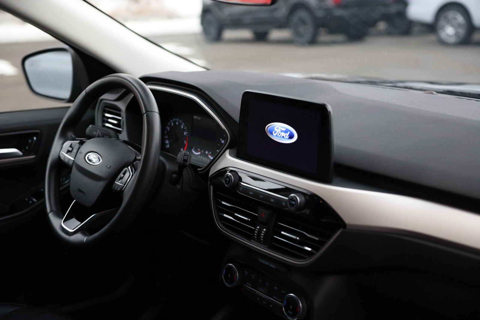 Certified 2022 Ford Escape SEL AWD/4WD image 10