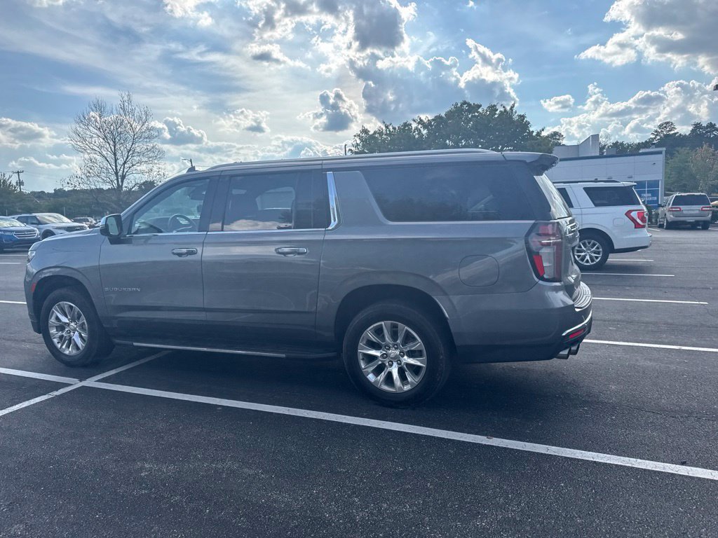 Used 2022 Chevrolet Suburban Premier RWD image 10