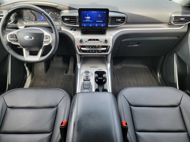 Certified 2023 Ford Explorer XLT w/ Equipment Group 202A AWD/4WD image 27