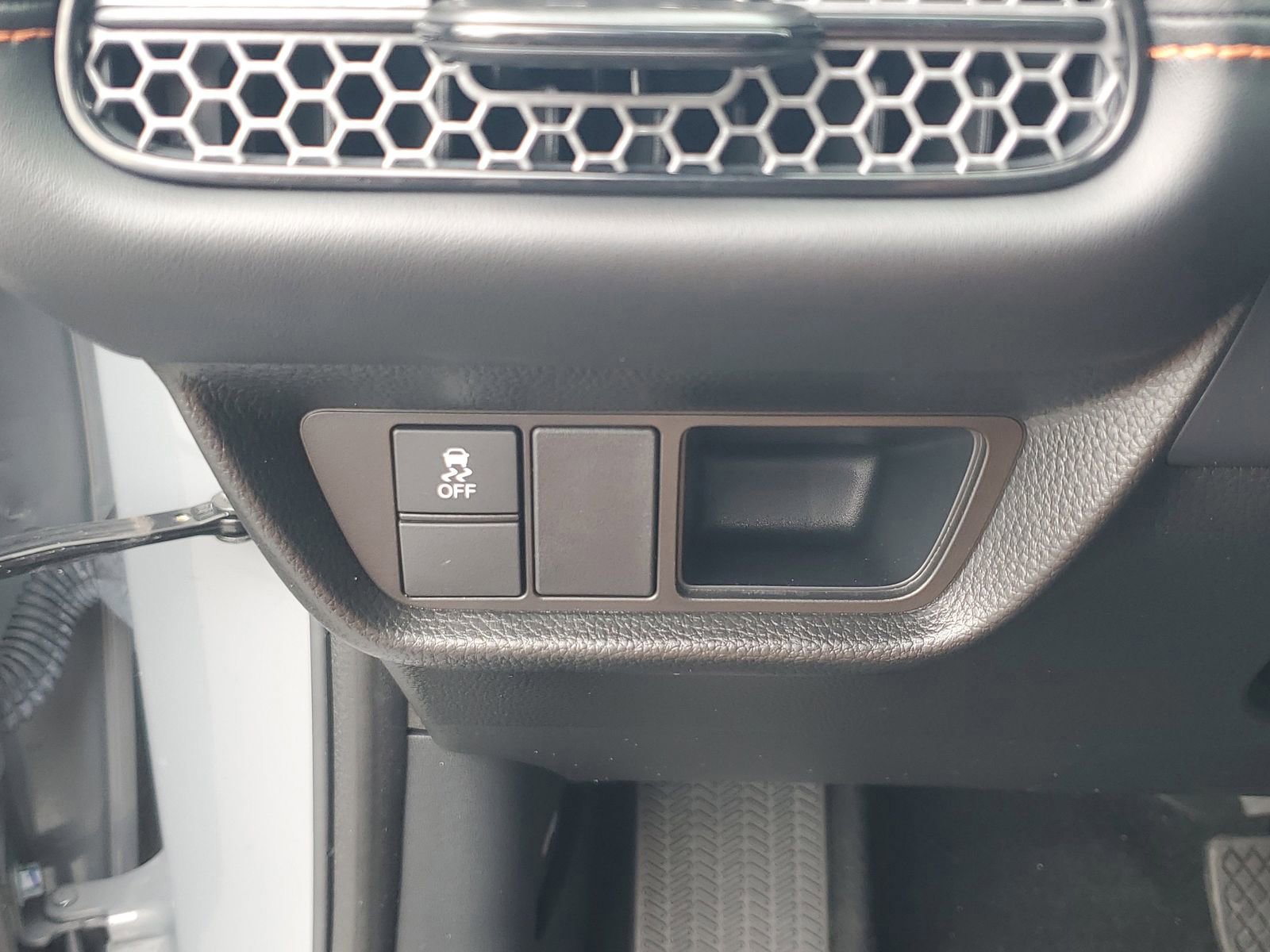 Used 2025 Honda HR-V Sport image 29