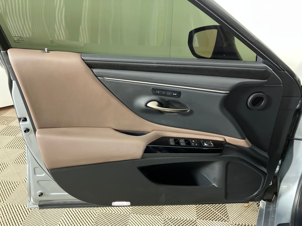 Used 2024 Lexus ES 350 w/ Premium Package image 21