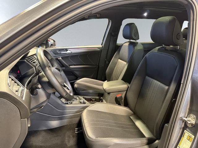 Used 2023 Volkswagen Tiguan SE R-Line AWD/4WD image 7