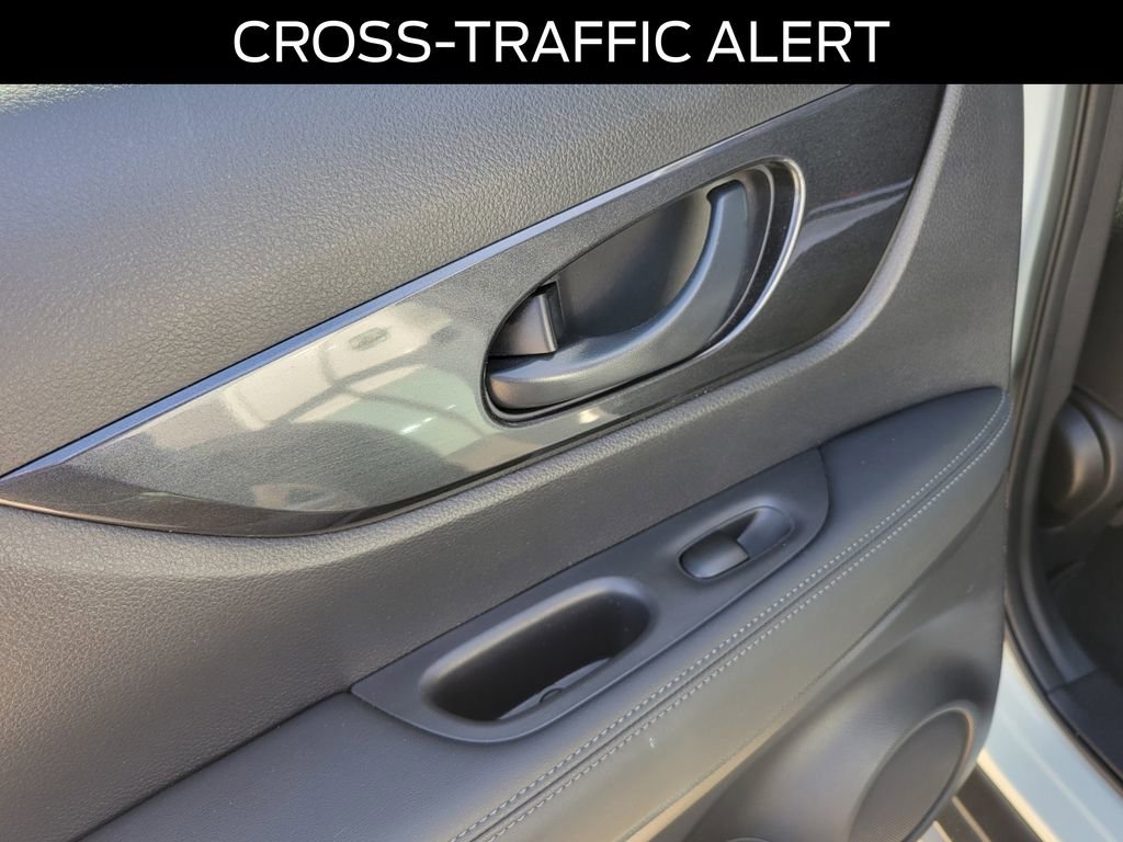 Used 2020 Nissan Rogue S AWD/4WD image 13
