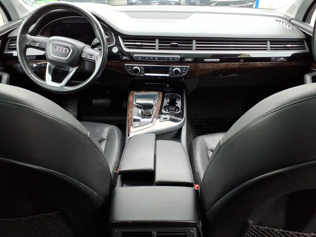 Used 2018 Audi Q7 3.0T Prestige AWD/4WD image 10
