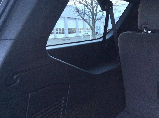 Used 2023 Chevrolet Suburban Premier image 31