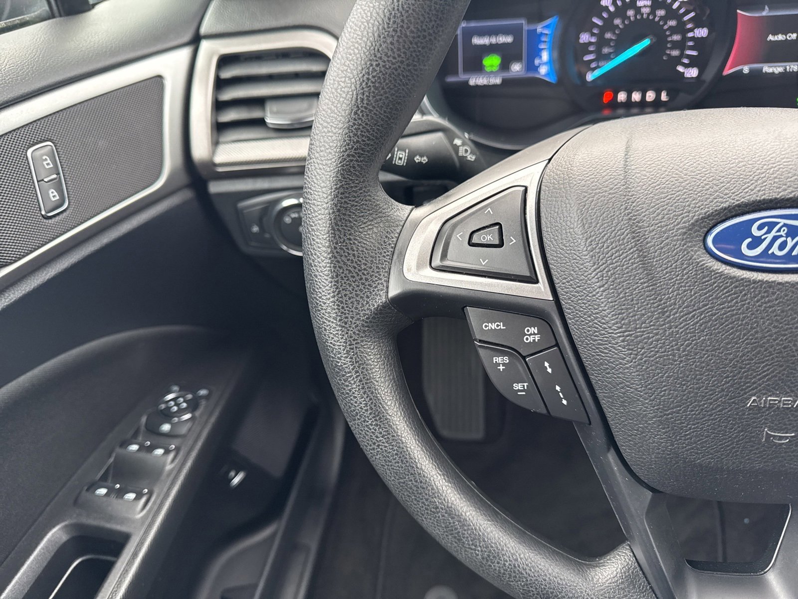 Certified 2019 Ford Fusion SE image 22