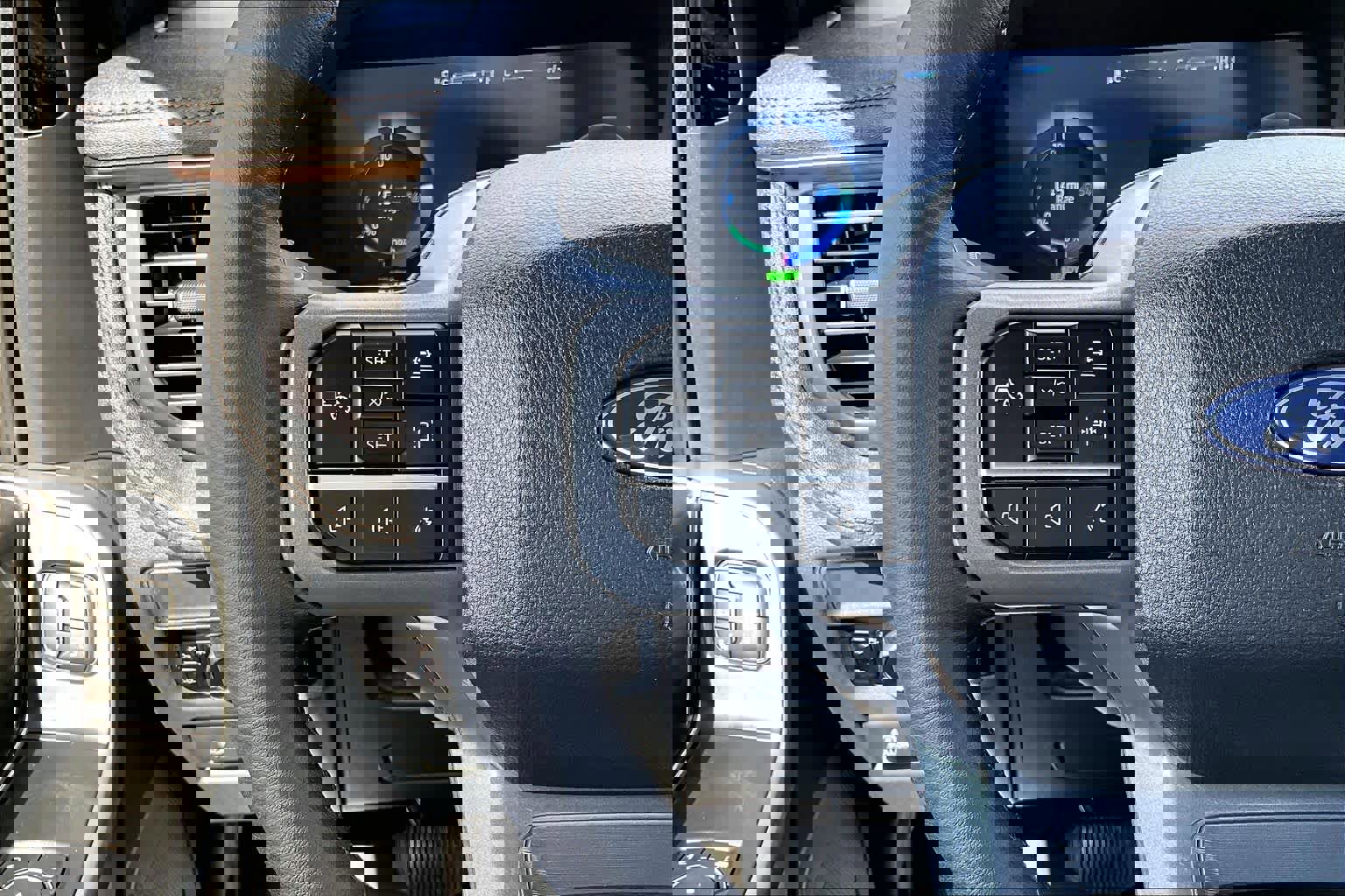 Certified 2025 Ford F150 Lightning Lariat w/ Max Trailer Tow Package image 23