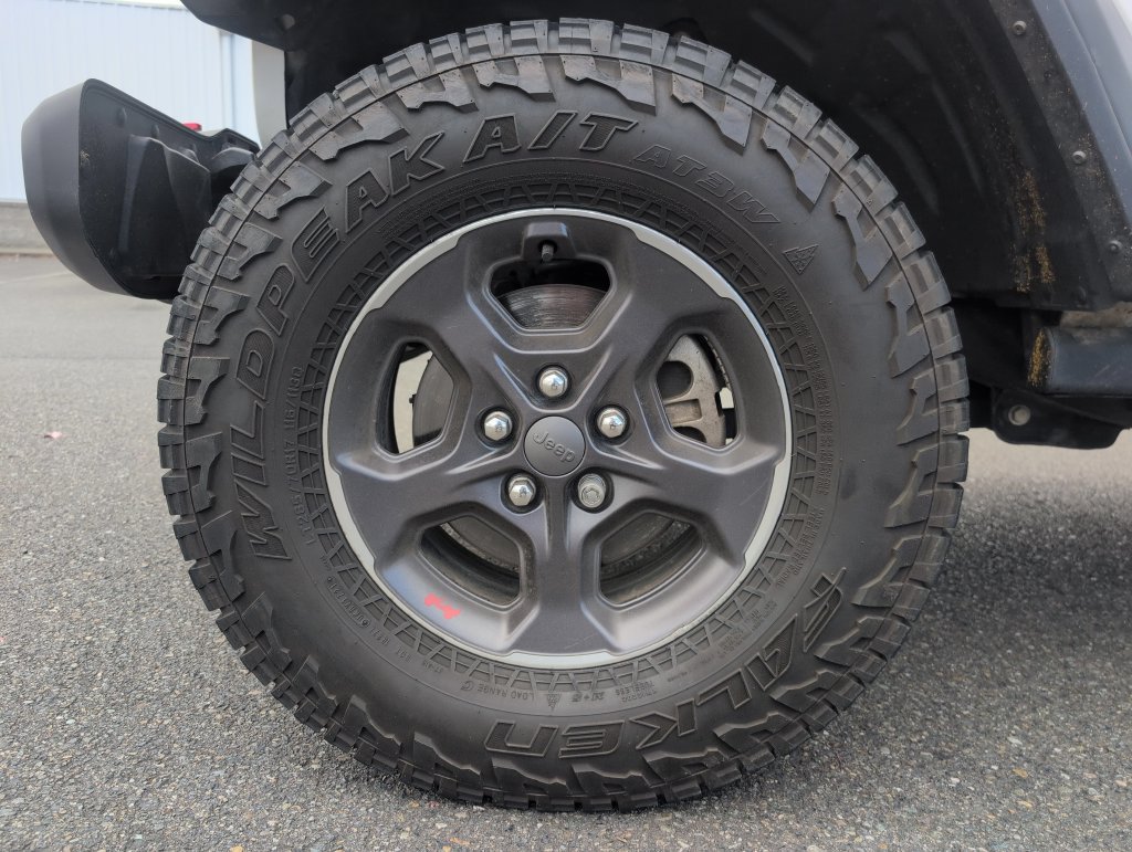 Used 2021 Jeep Gladiator Rubicon w/ Cold Weather Group AWD/4WD image 32