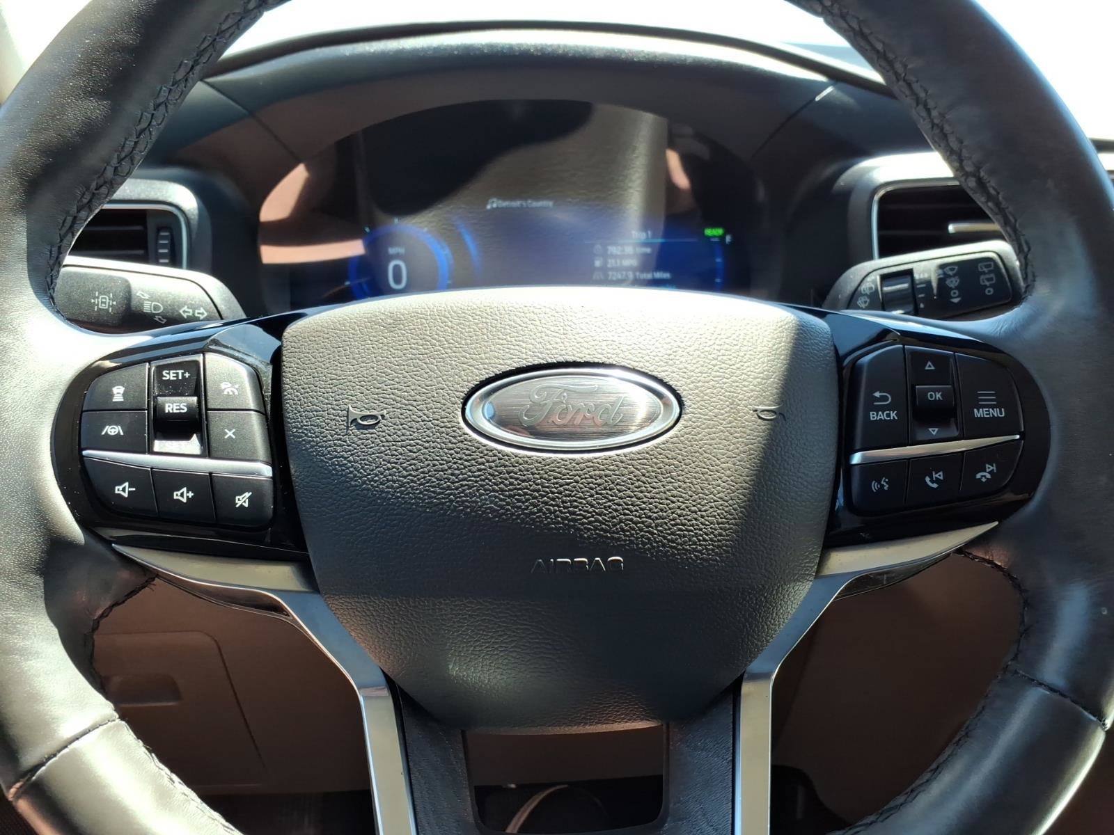 Certified 2023 Ford Explorer Platinum w/ Technology Package AWD/4WD image 24