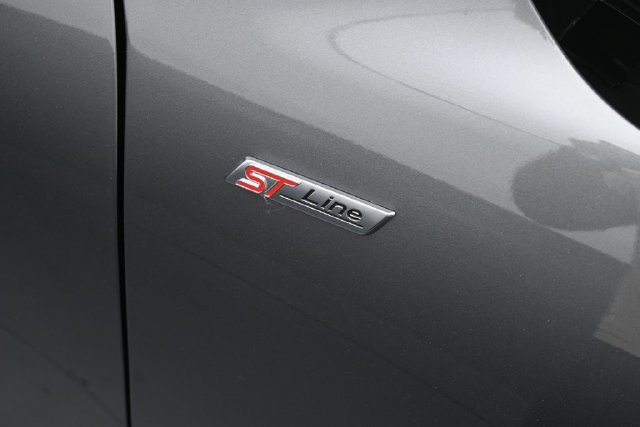 Certified 2025 Ford Escape ST-Line FWD image 30