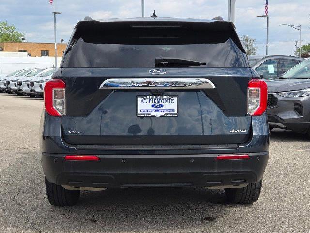Certified 2022 Ford Explorer XLT image 3