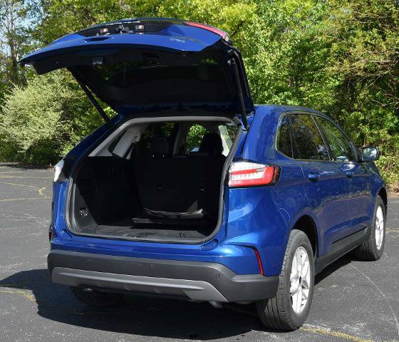 Certified 2023 Ford Edge SEL w/ Convenience Package AWD/4WD image 9