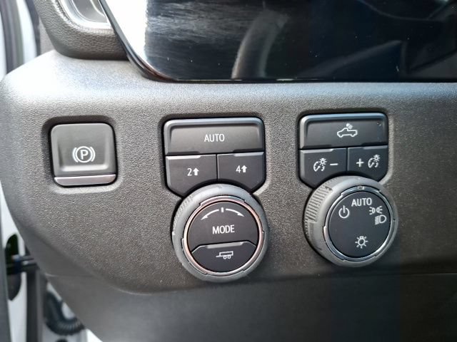 Used 2025 Chevrolet Silverado 1500 LT AWD/4WD image 17