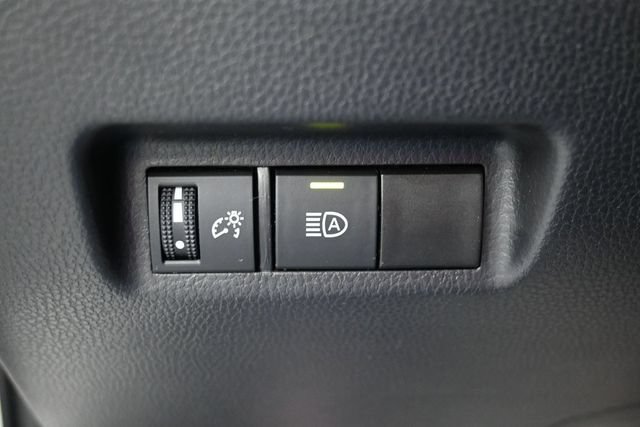 Used 2025 Toyota RAV4 XLE AWD/4WD image 22