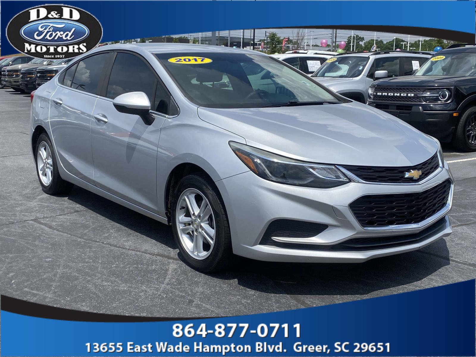 Used 2017 Chevrolet Cruze LT FWD image 1