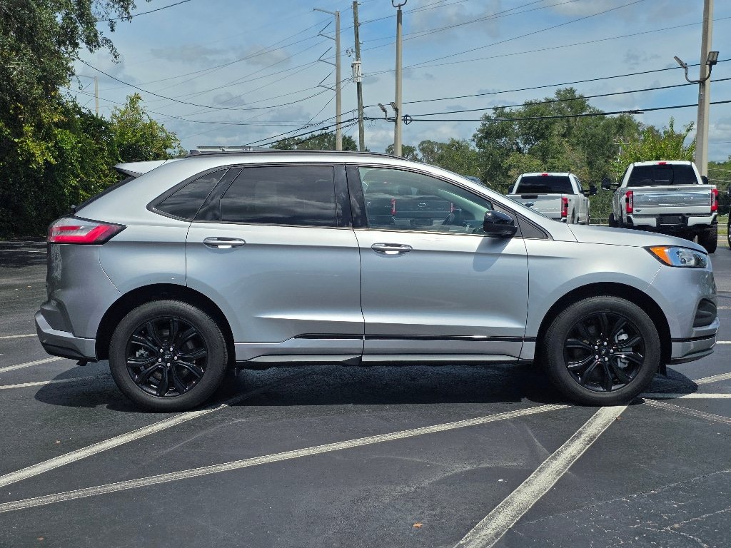 Certified 2024 Ford Edge SE w/ Black Appearance Package AWD/4WD image 8