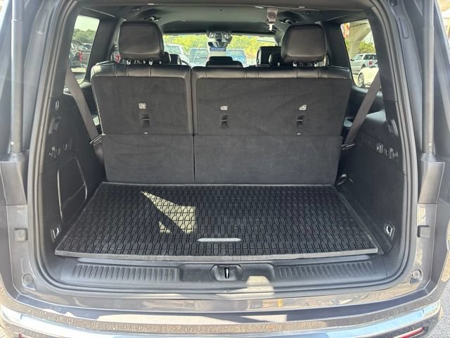 Used 2024 Jeep Wagoneer Series II w/ Flexible Seating Group RWD image 12