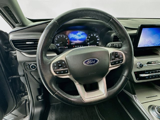 Certified 2023 Ford Explorer XLT w/ Equipment Group 202A AWD/4WD image 17