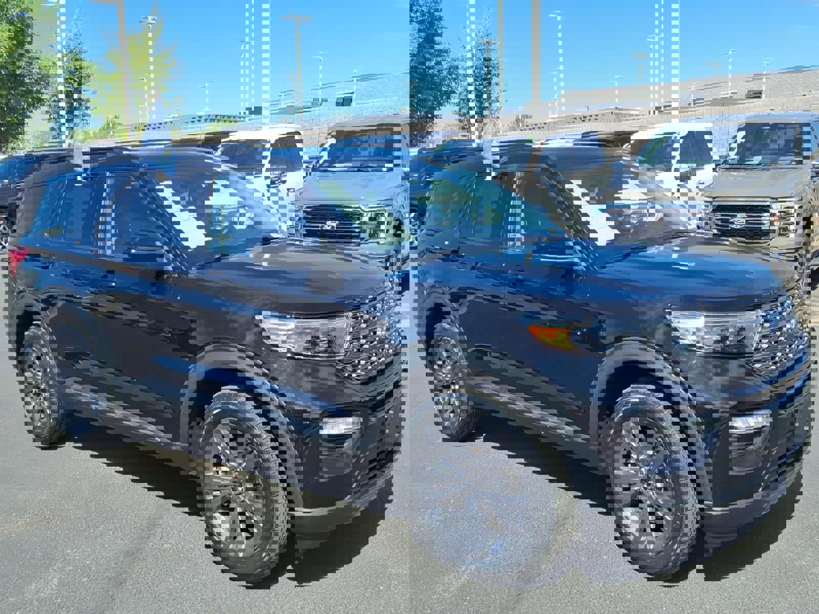 Certified 2022 Ford Explorer XLT w/ Equipment Group 202A image 7