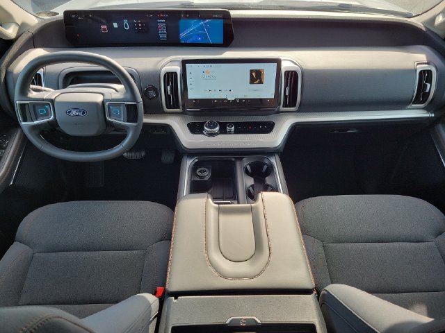 Certified 2025 Ford Expedition Active AWD/4WD image 26
