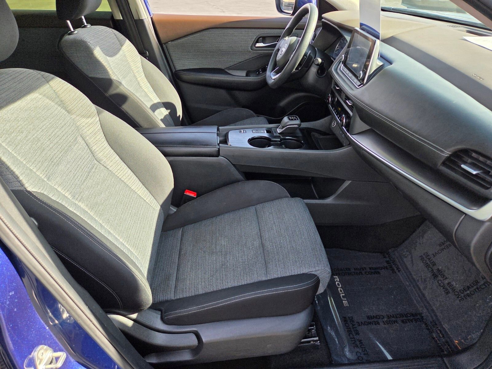 Used 2023 Nissan Rogue SV image 15