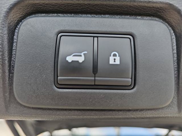Used 2024 Nissan Rogue SV AWD/4WD image 13