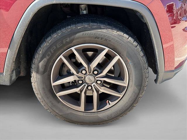 Used 2019 Jeep Grand Cherokee Limited AWD/4WD image 6