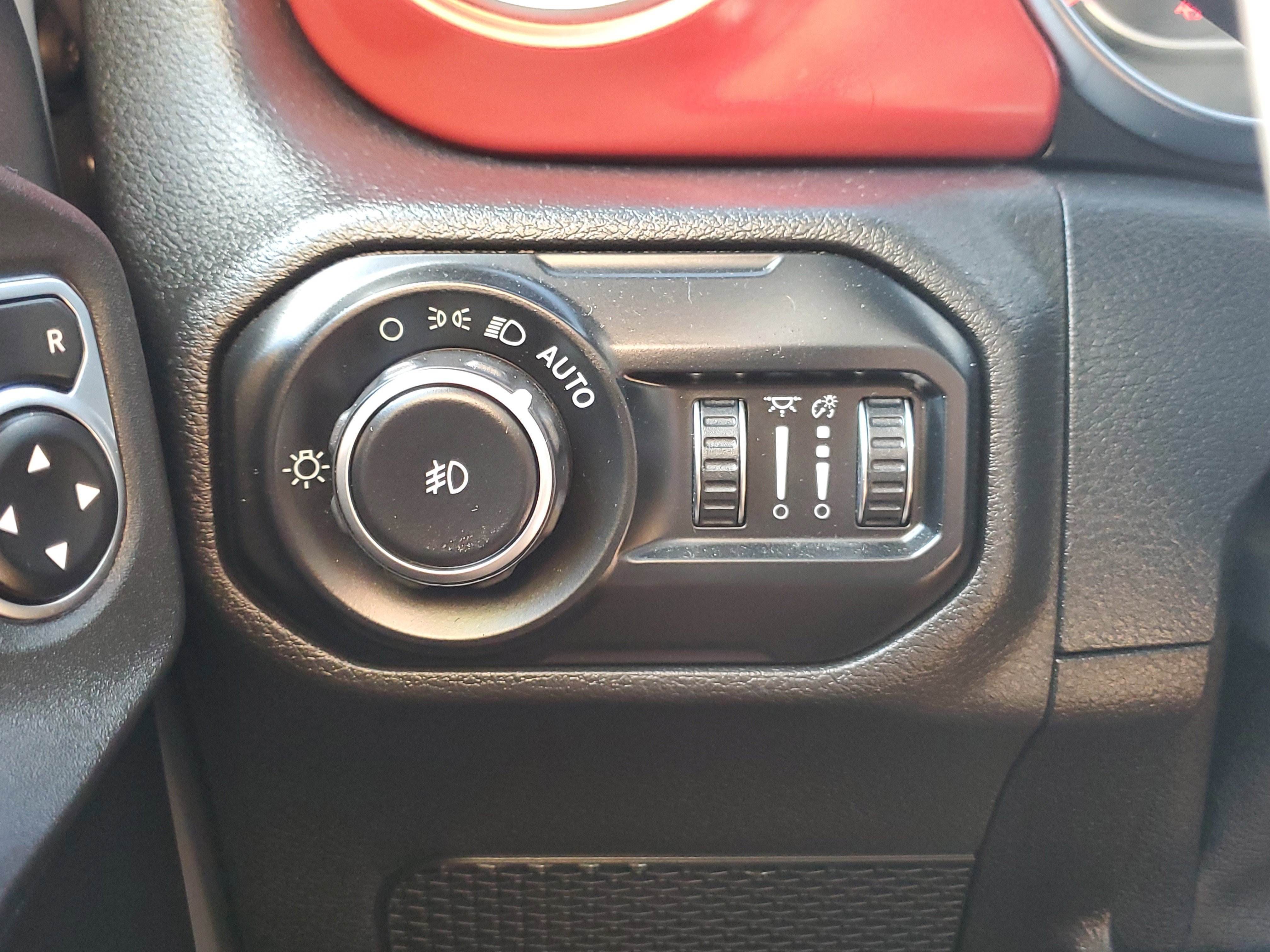 Used 2021 Jeep Wrangler Unlimited Rubicon image 28