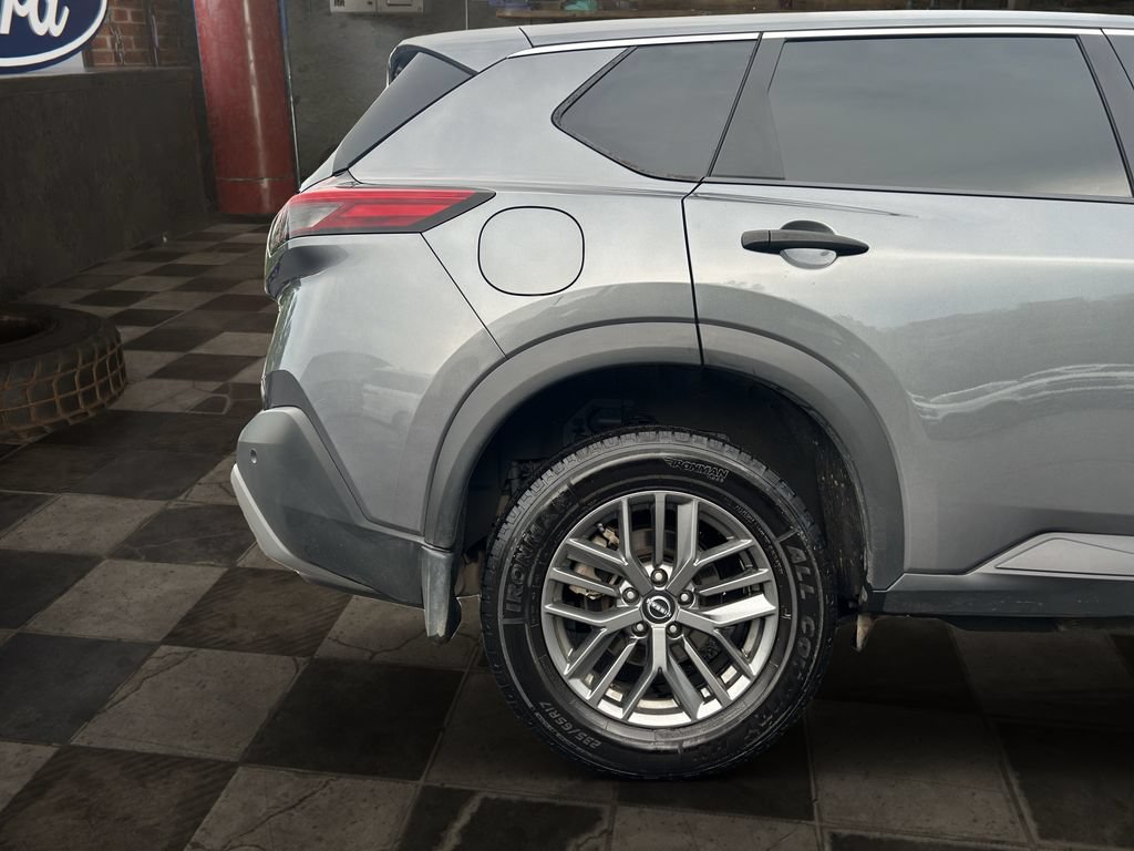 Used 2023 Nissan Rogue S AWD/4WD image 8