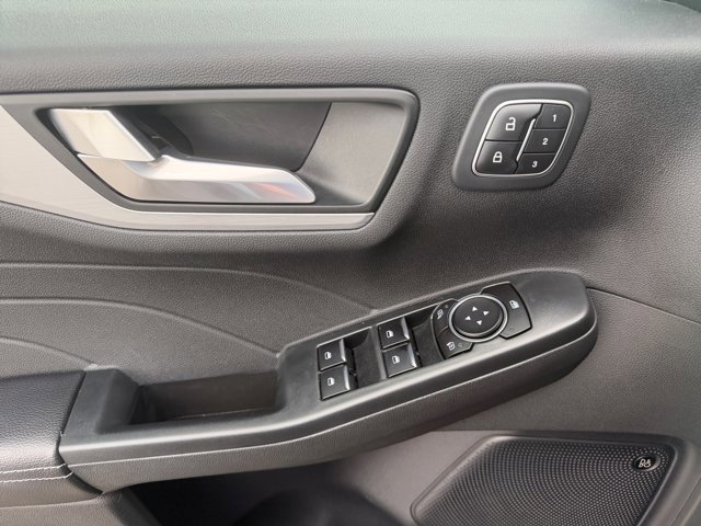 Certified 2023 Ford Escape Platinum w/ Premium Technology Package image 14