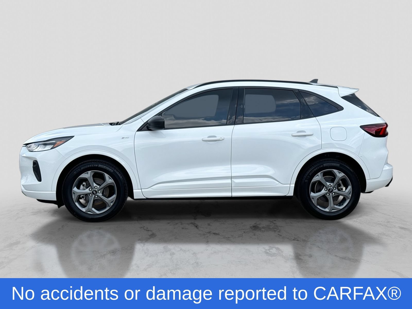 Certified 2023 Ford Escape ST-Line w/ Tech Pack #1 AWD/4WD image 3