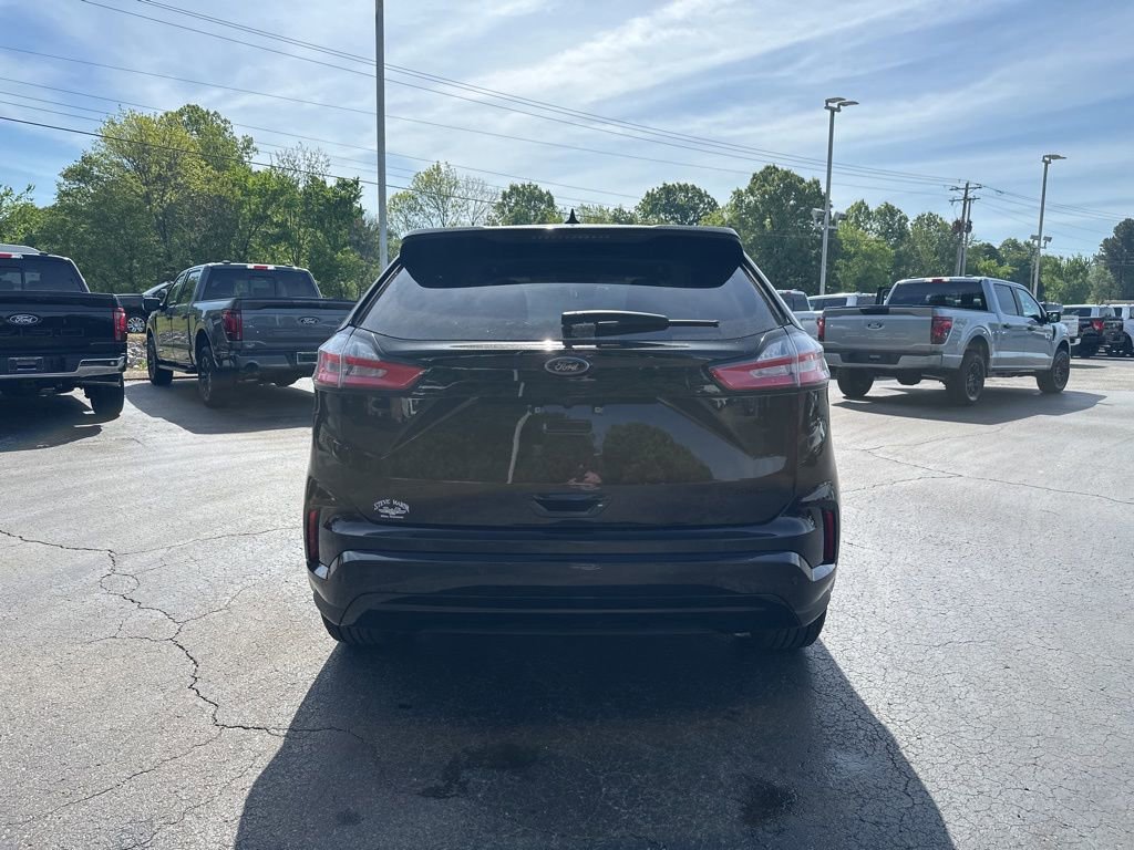 Certified 2024 Ford Edge SE w/ Black Appearance Package AWD/4WD image 4