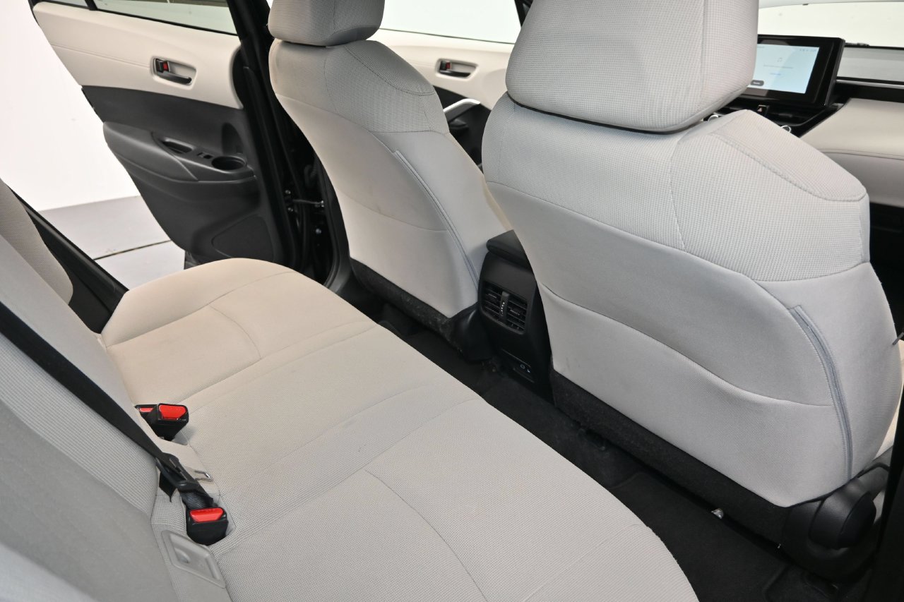 Used 2025 Toyota Corolla Cross LE FWD image 13