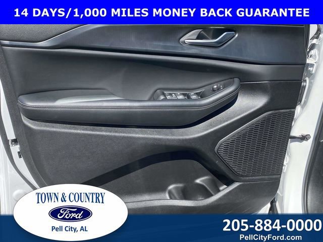 Used 2024 Jeep Grand Cherokee Laredo X image 14
