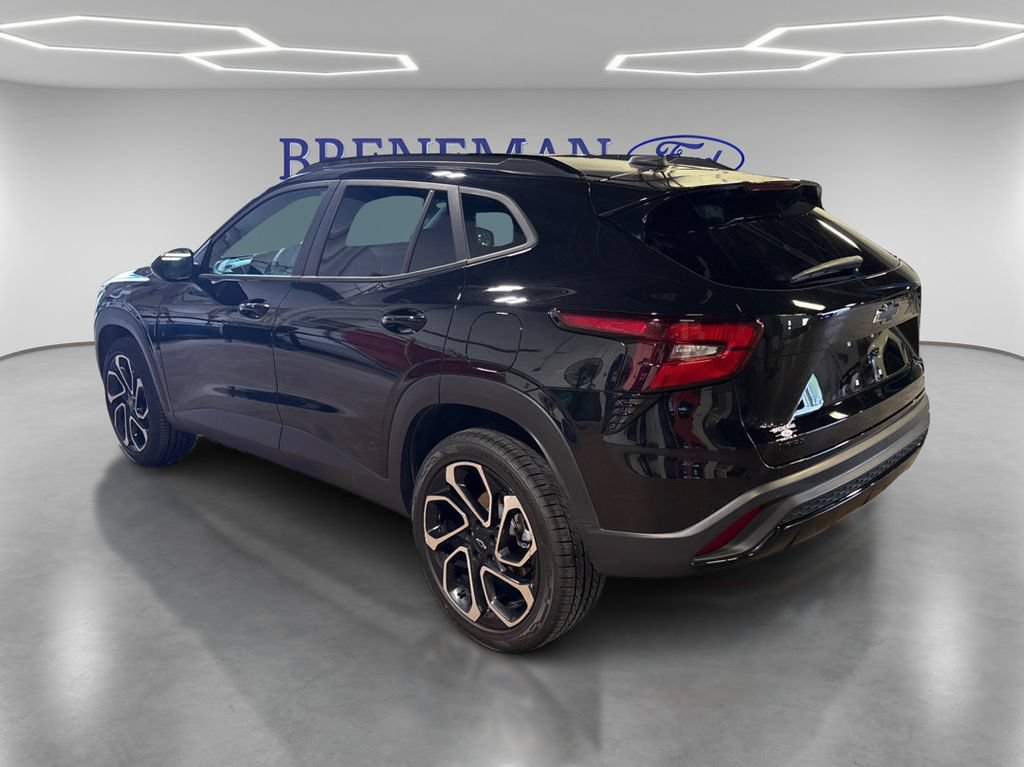 Used 2025 Chevrolet Trax RS w/ Sunroof Package FWD image 9