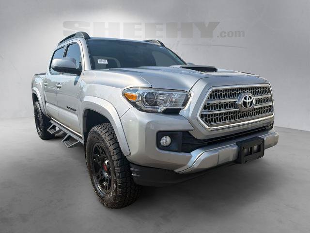 Used 2017 Toyota Tacoma TRD Sport w/ Tow Package (A/T) AWD/4WD image 2
