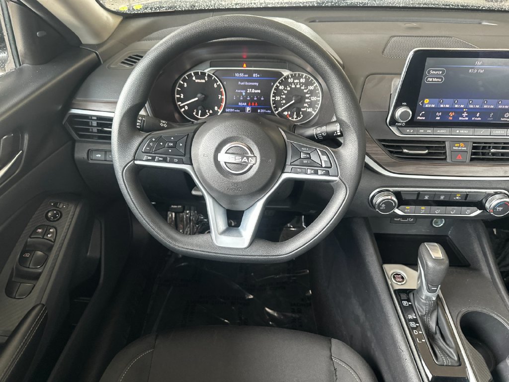 Used 2025 Nissan Altima 2.5 SV FWD image 13